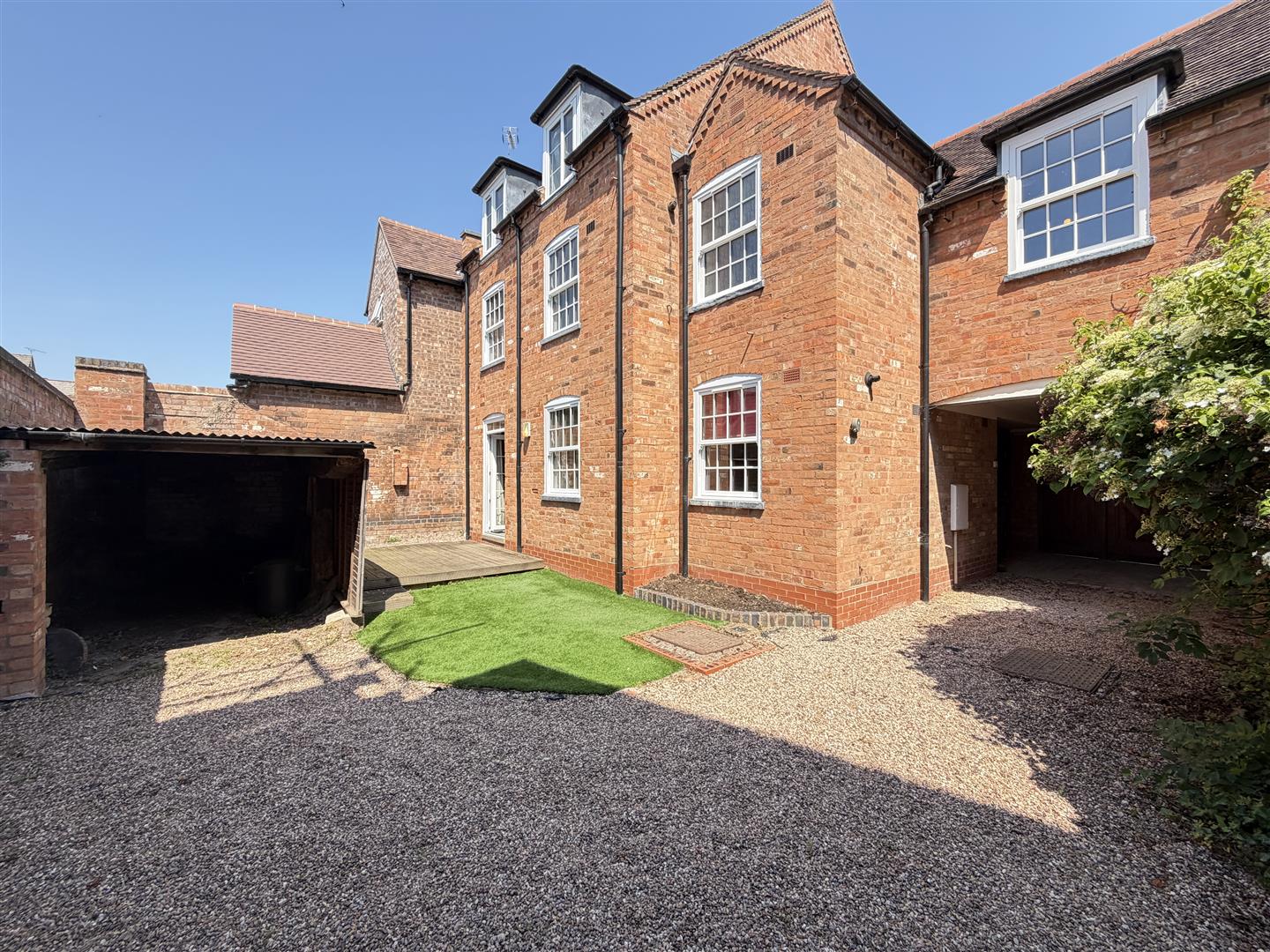 The Stables, Crompton Street, Warwick 3